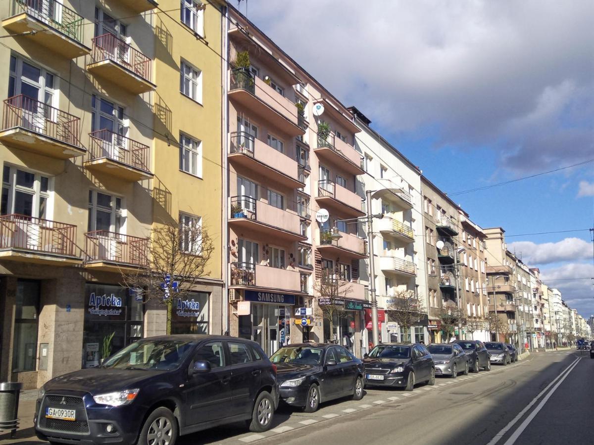 Centrum, 700M Do Plazy - 2 Sypialnie, Salon, Balkon, Bezplatny Parking, Gdynia Ngoại thất bức ảnh